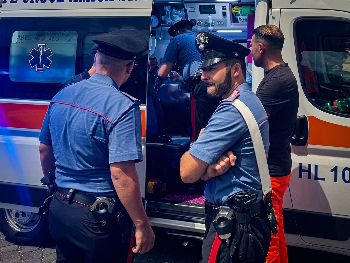 SAN_PIETRO_-_L_intervento_dei_Carabinieri_in_circonvallazione_Cornelia__2_