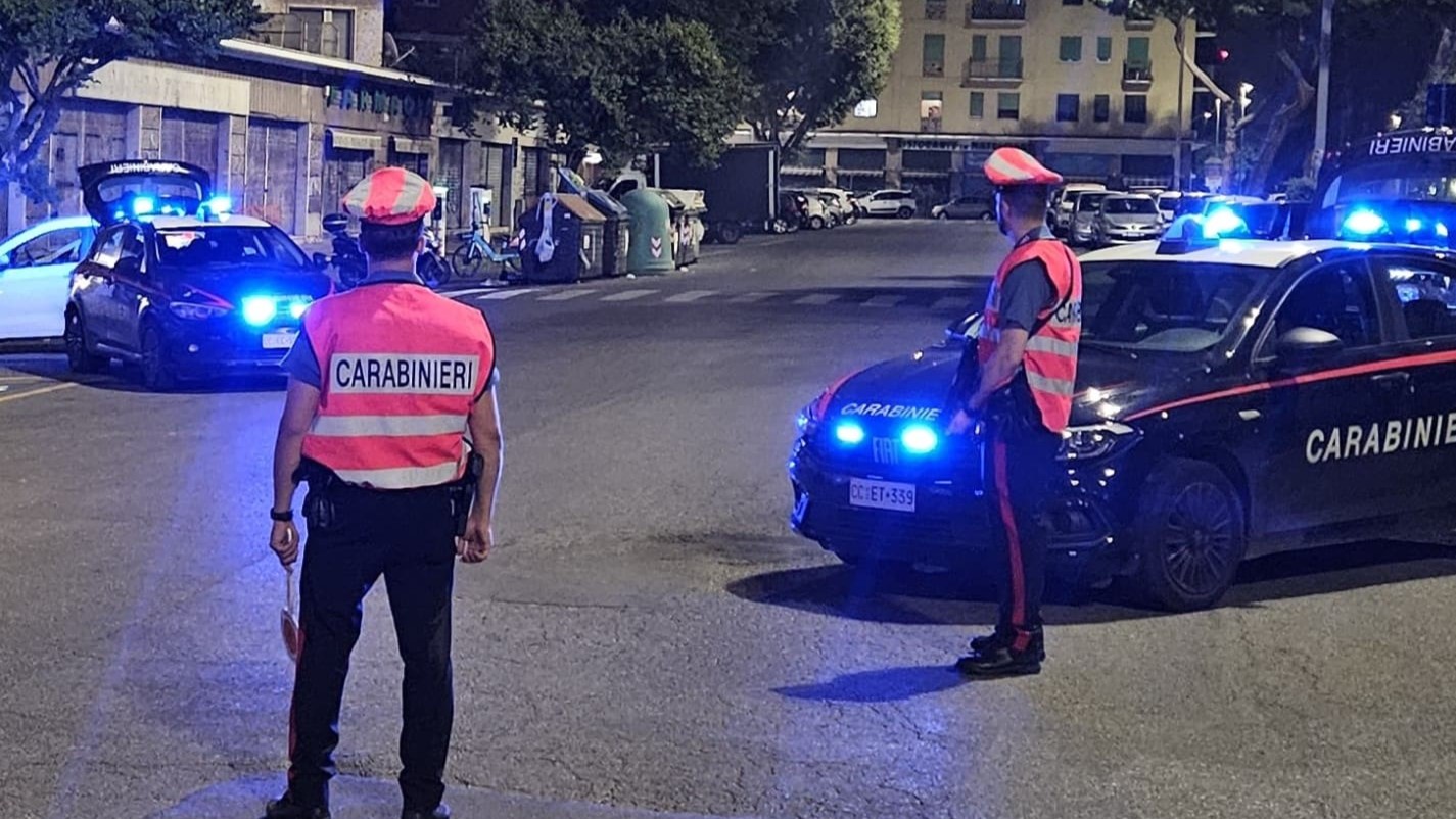 CASILINA_-_I_controlli_dei_Carabinieri_tra_i_vari_quartieri__4_