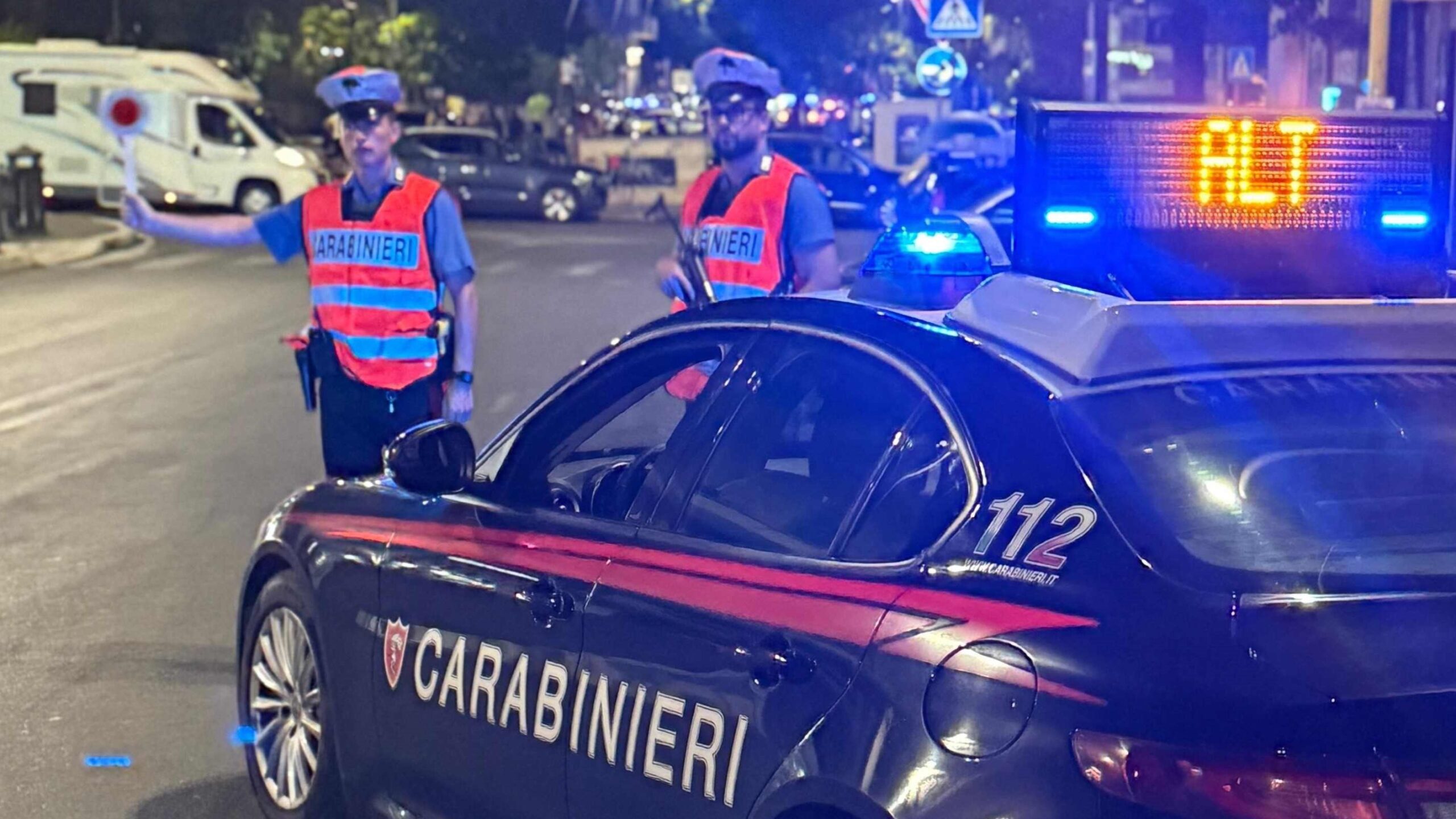 CASILINA_-_I_controlli_dei_Carabinieri_tra_i_vari_quartieri__5_