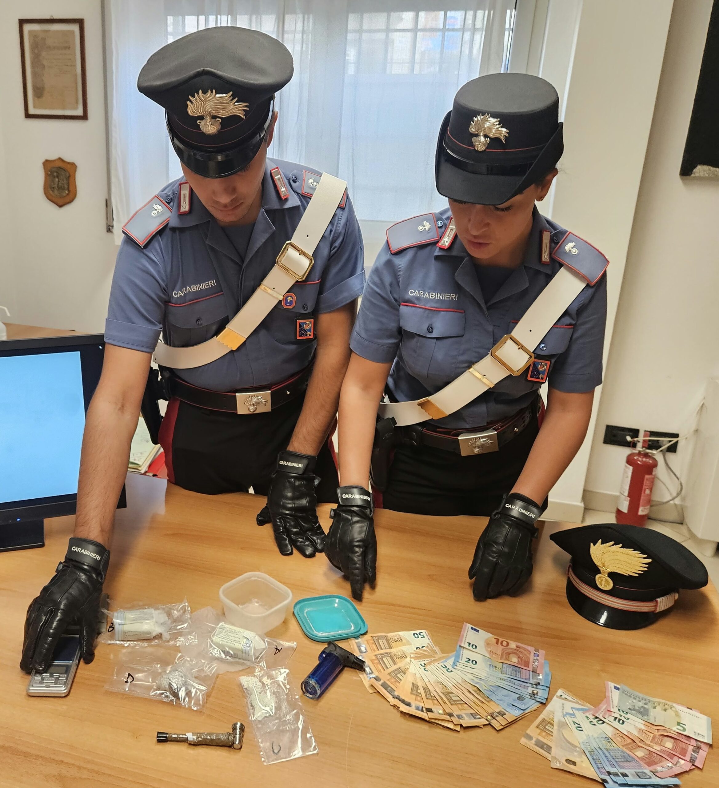 CASSIA_-_La_droga_sequestrata_dai_Carabinieri_di_Sacrofano__1_