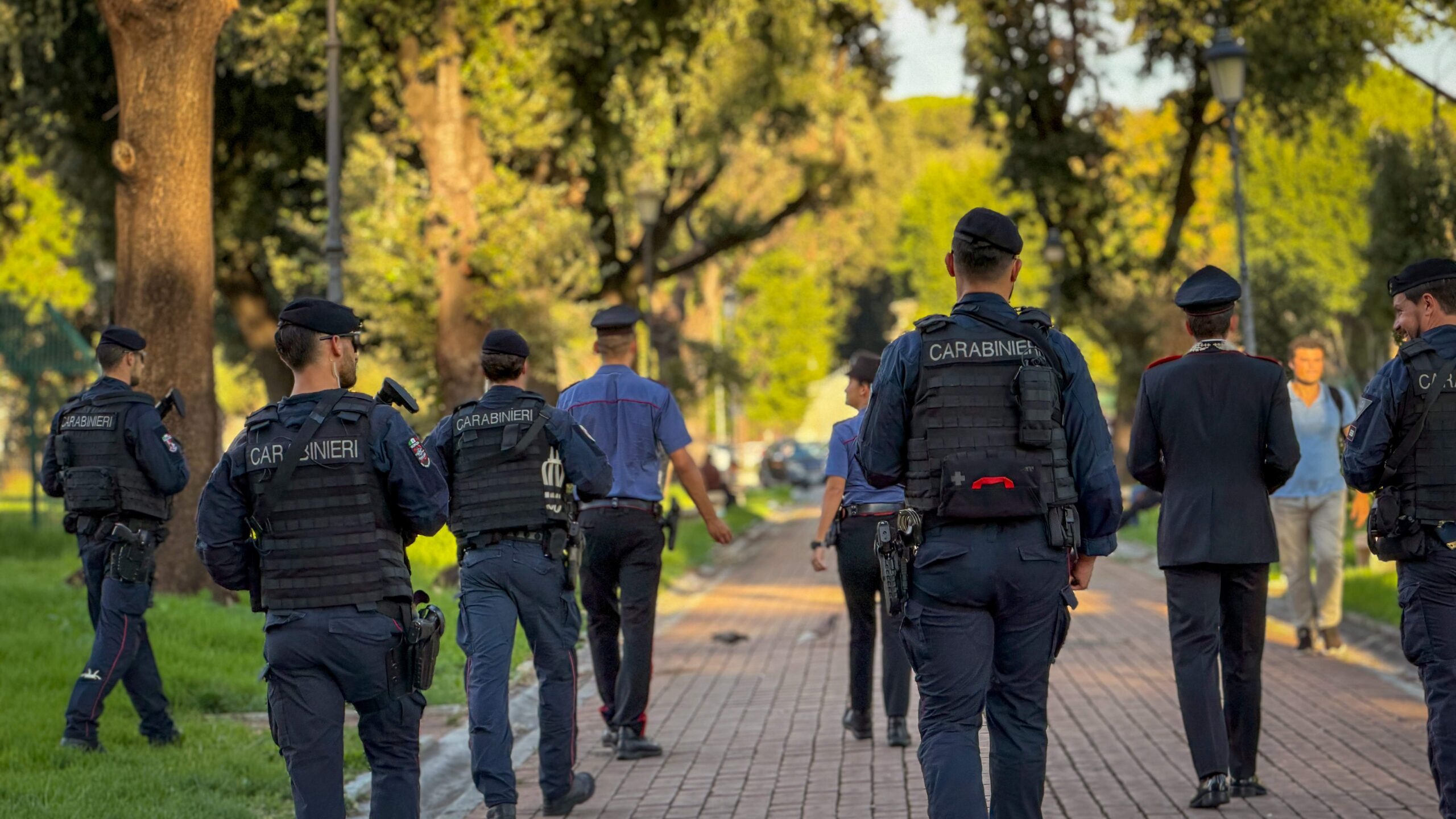 CENTRO_-_I_Carabinieri_durante_i_controlli__4_