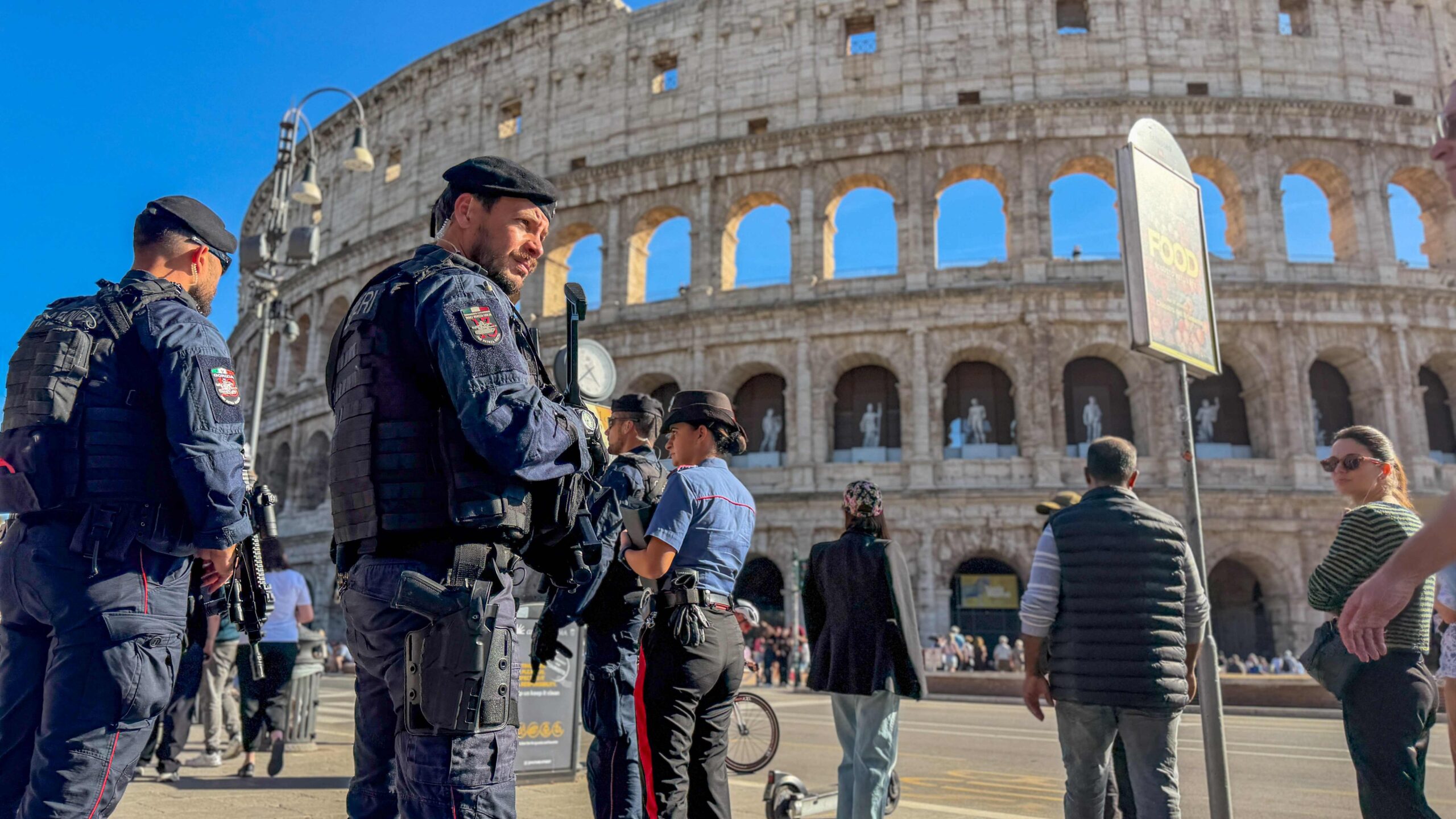 CENTRO_-_I_Carabinieri_durante_i_controlli__7_