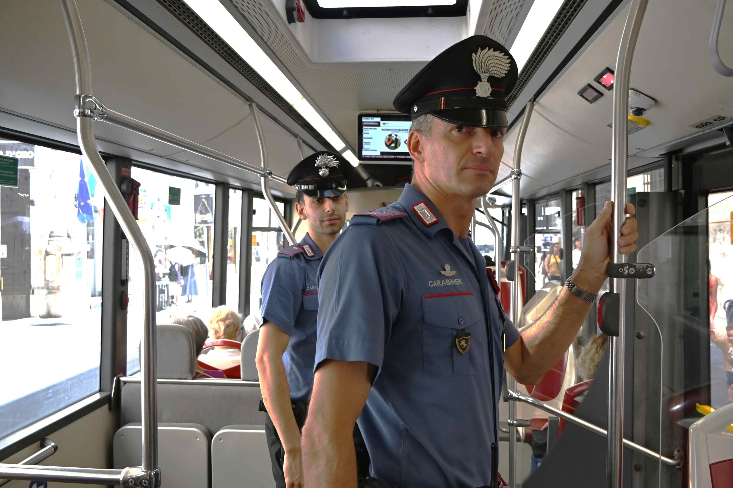 CENTRO_-_I_controlli_dei_Carabinieri_nel_centro_storico__2_