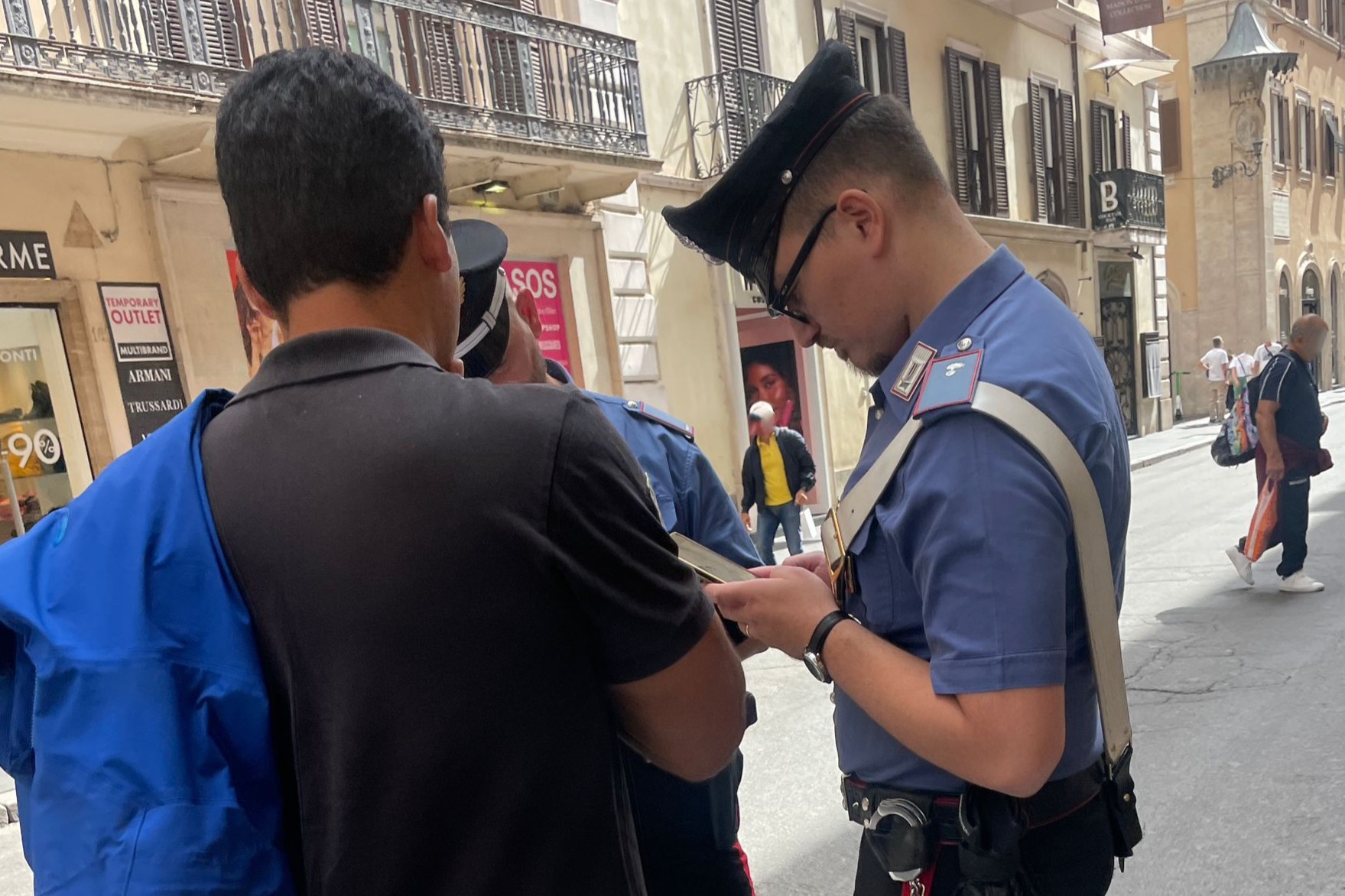 CENTRO_-_I_controlli_dei_Carabinieri_nel_centro_storico__5_