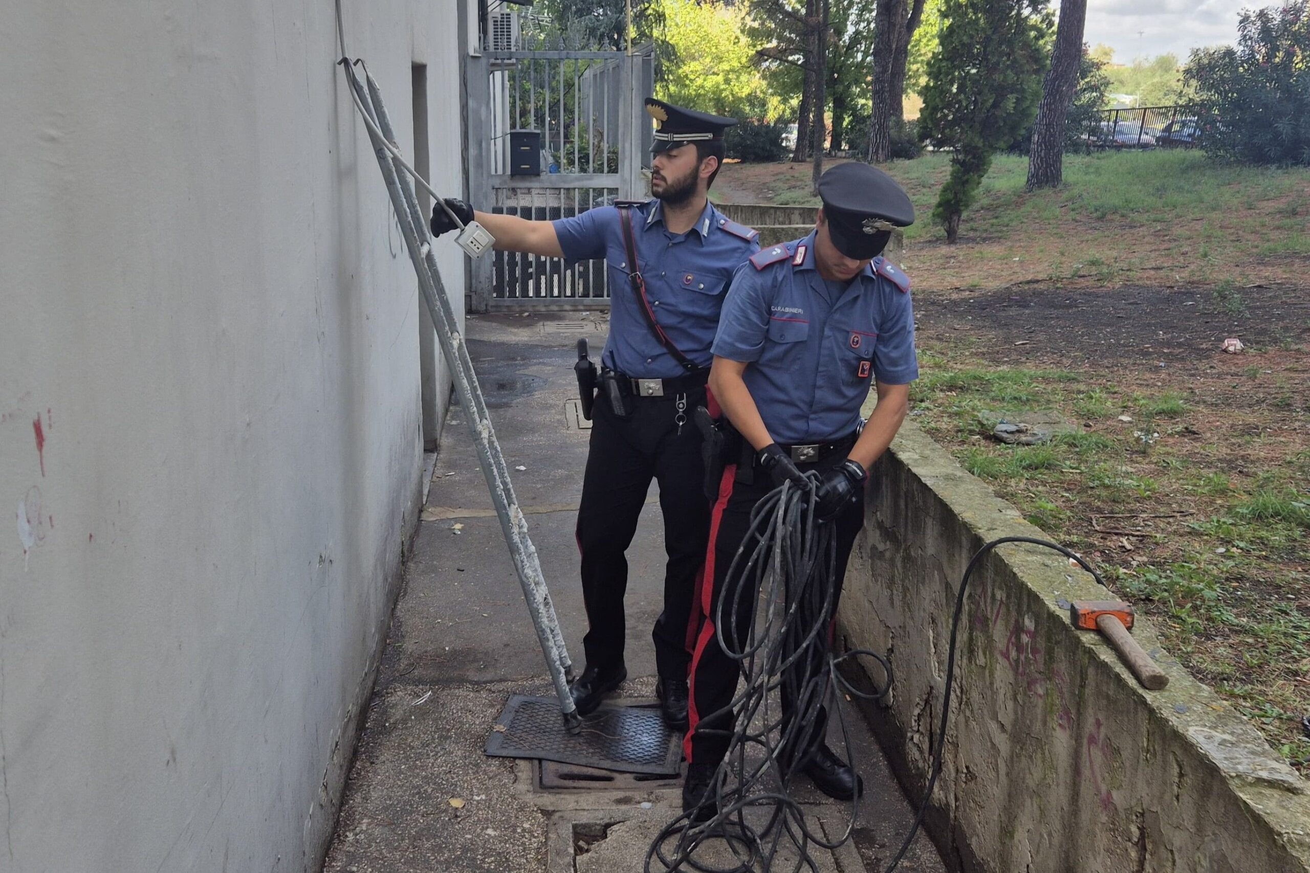 FRASCATI_-_Controlli_dei_Carabinieri_nella_periferia_est_di_Roma__2_
