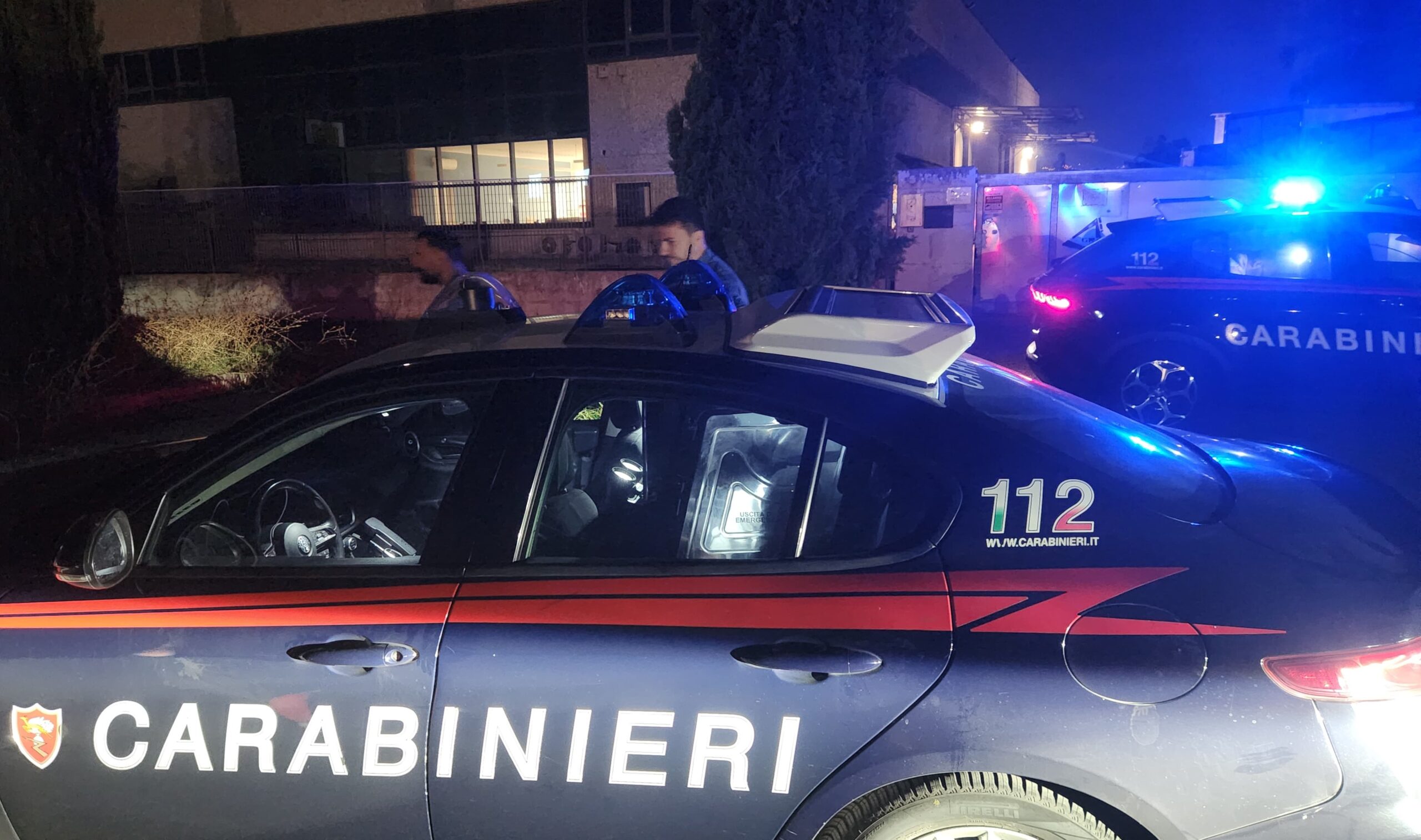 NRM_-_I_Carabinieri_intervenuti_per_il_furto_nel_capannone_2_