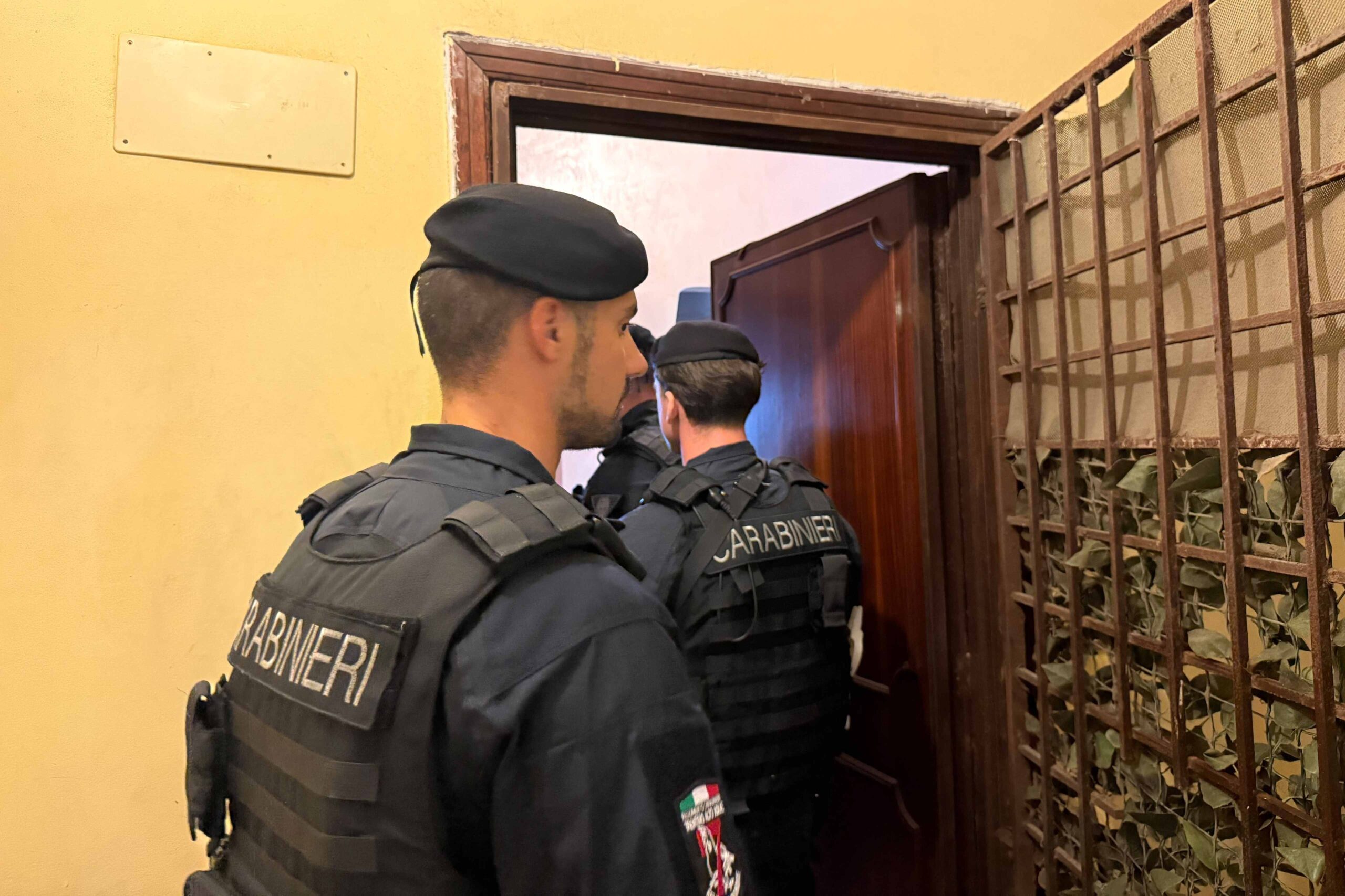 OSTIA_-_Controlli_dei_Carabinieri_sul_litorale_con_il_7_e_13__Reggimento__2_