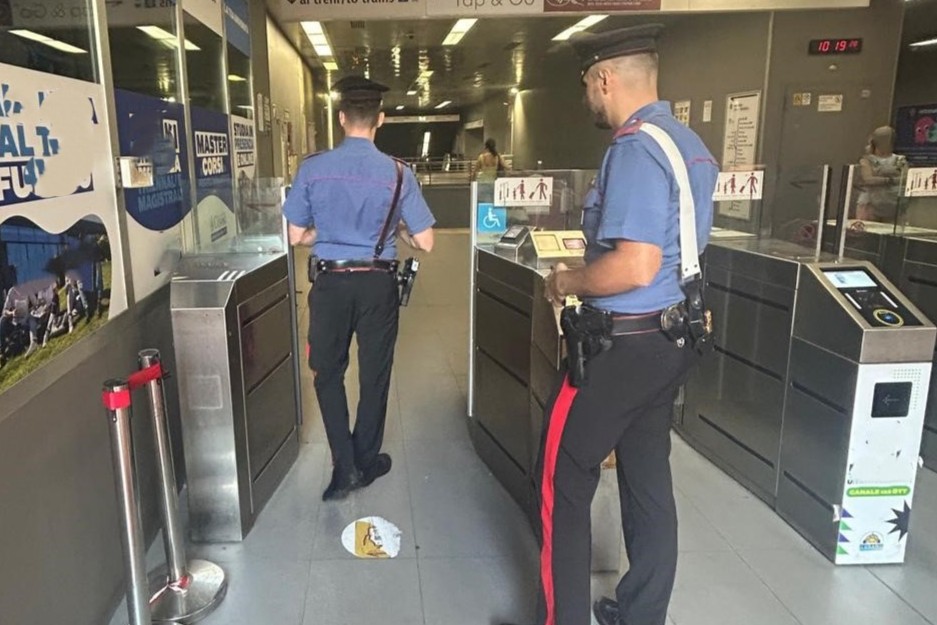 PARIOLI_-_Controlli_dei_Carabinieri_nel_quartiere_Africano__2_