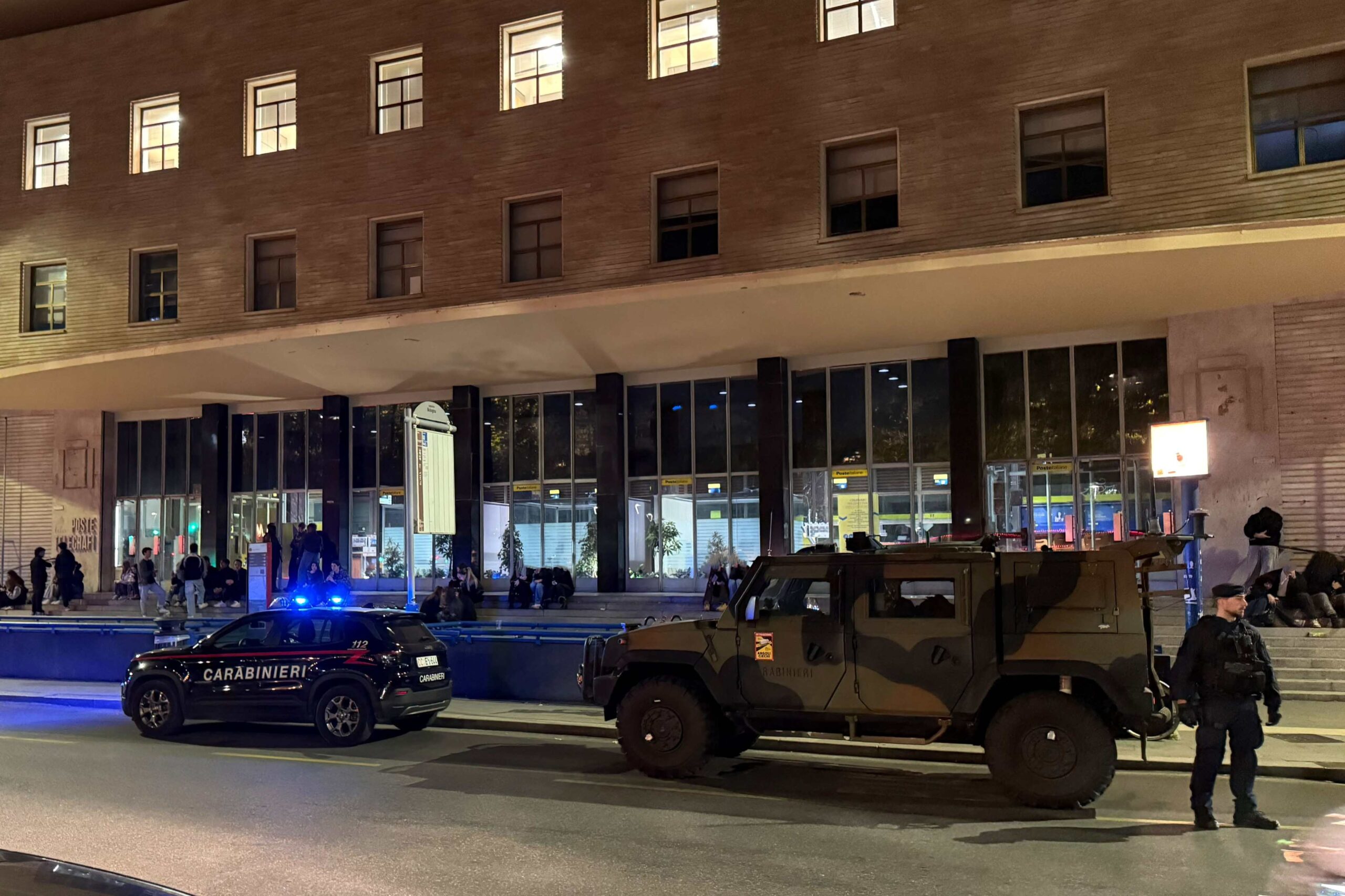 PARIOLI_-_I_controlli_dei_Carabinieri_tra_piazza_Bologna_e__la_stazione_Tiburtina_con_7__e_13__R