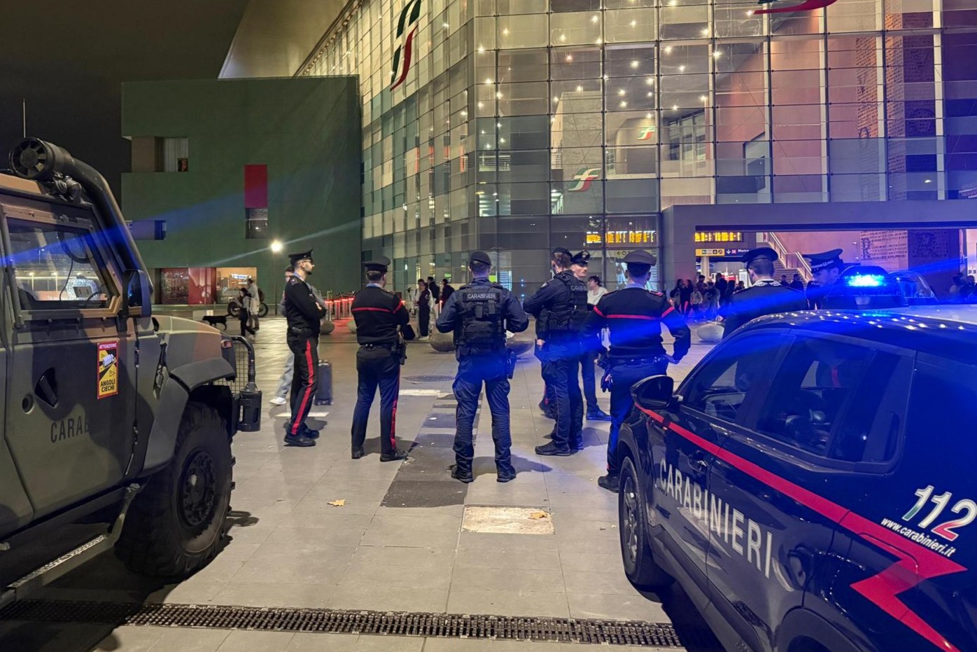 PARIOLI_-_I_controlli_dei_Carabinieri_tra_piazza_Bologna_e__la_stazione_Tiburtina_con_7__e_13__R