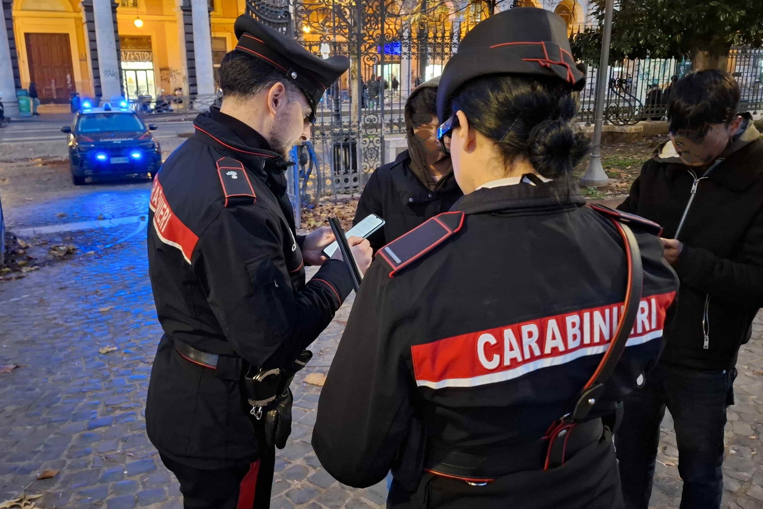 PIAZZA_DANTE_-_I_Carabiniere_impegnati_nei_controlli_all_Esquilino__3_