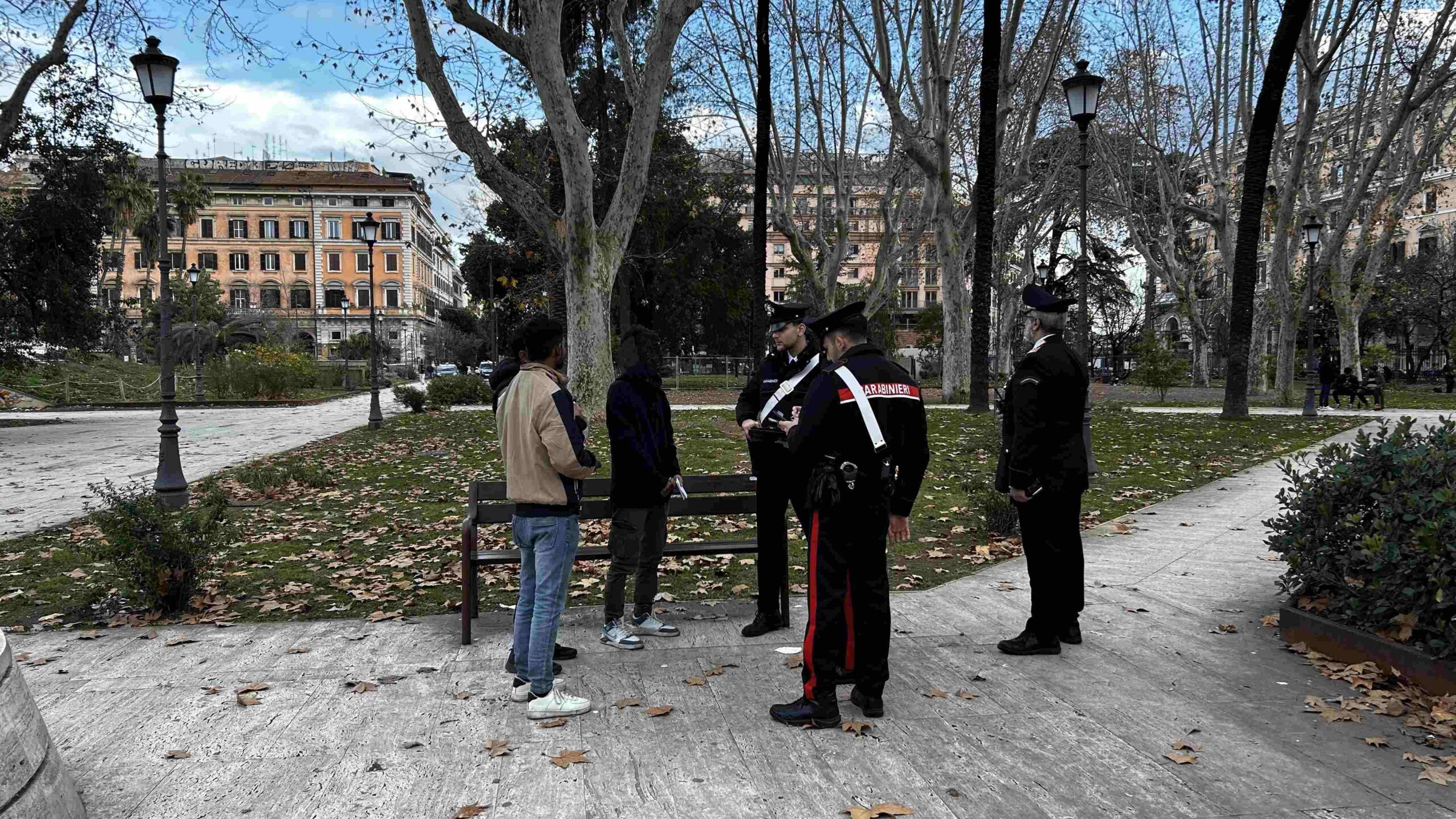 PIAZZA_DANTE_-_I_Carabiniere_impegnati_nei_controlli_all_Esquilino__4_