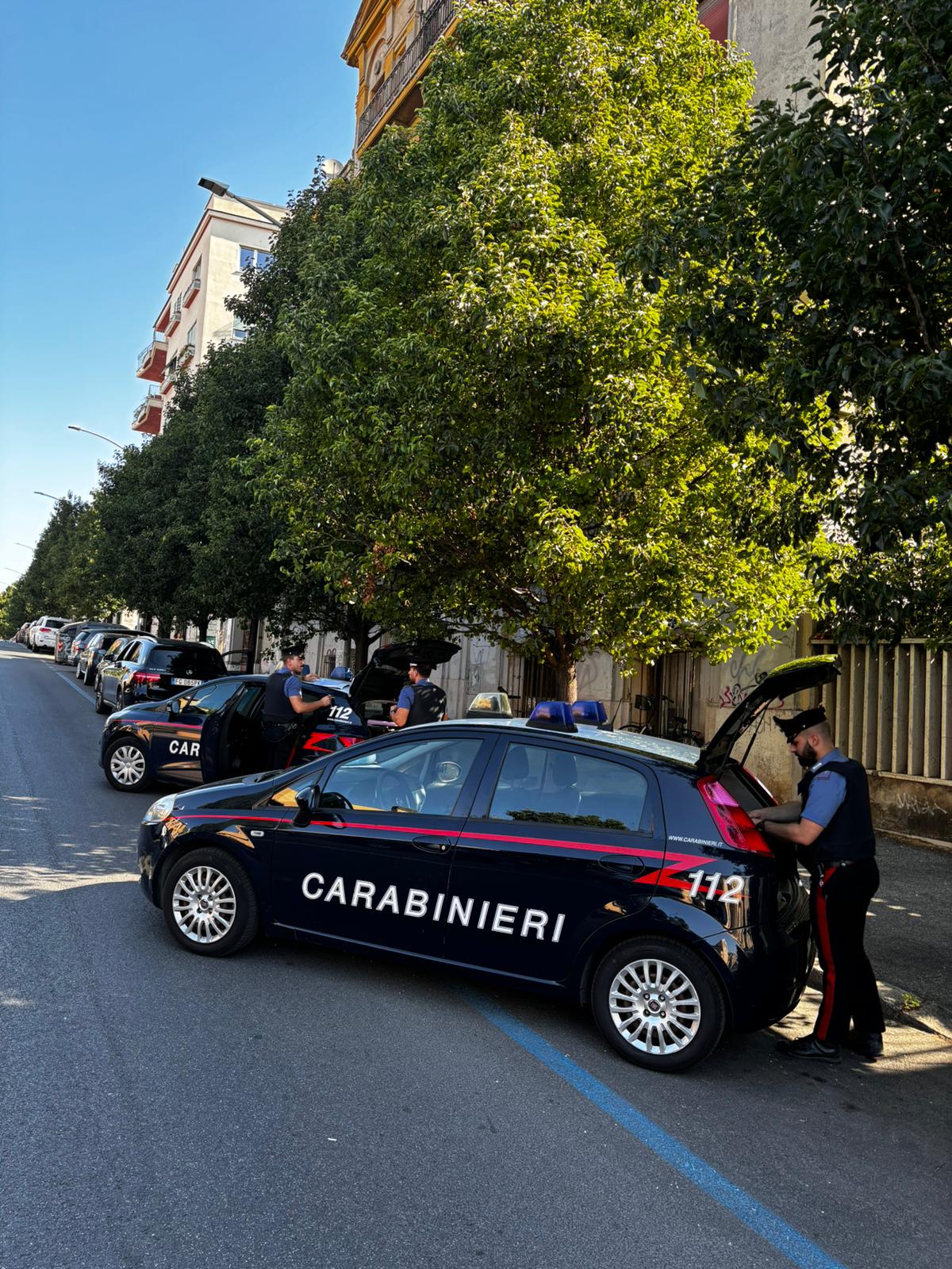 PIAZZA_DANTE_-_I_Carabinieri_durante_i_controlli__1_