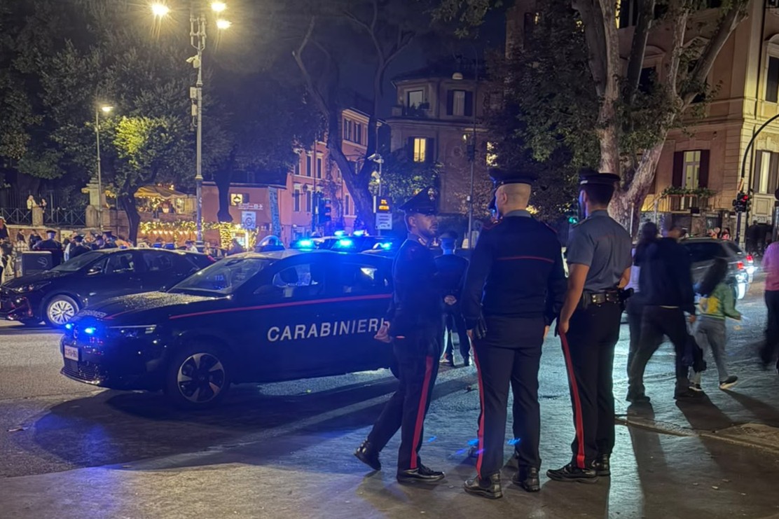 TRASTEVERE_-_Controlli_dei_Carabinieri_durante_la_movida__2_