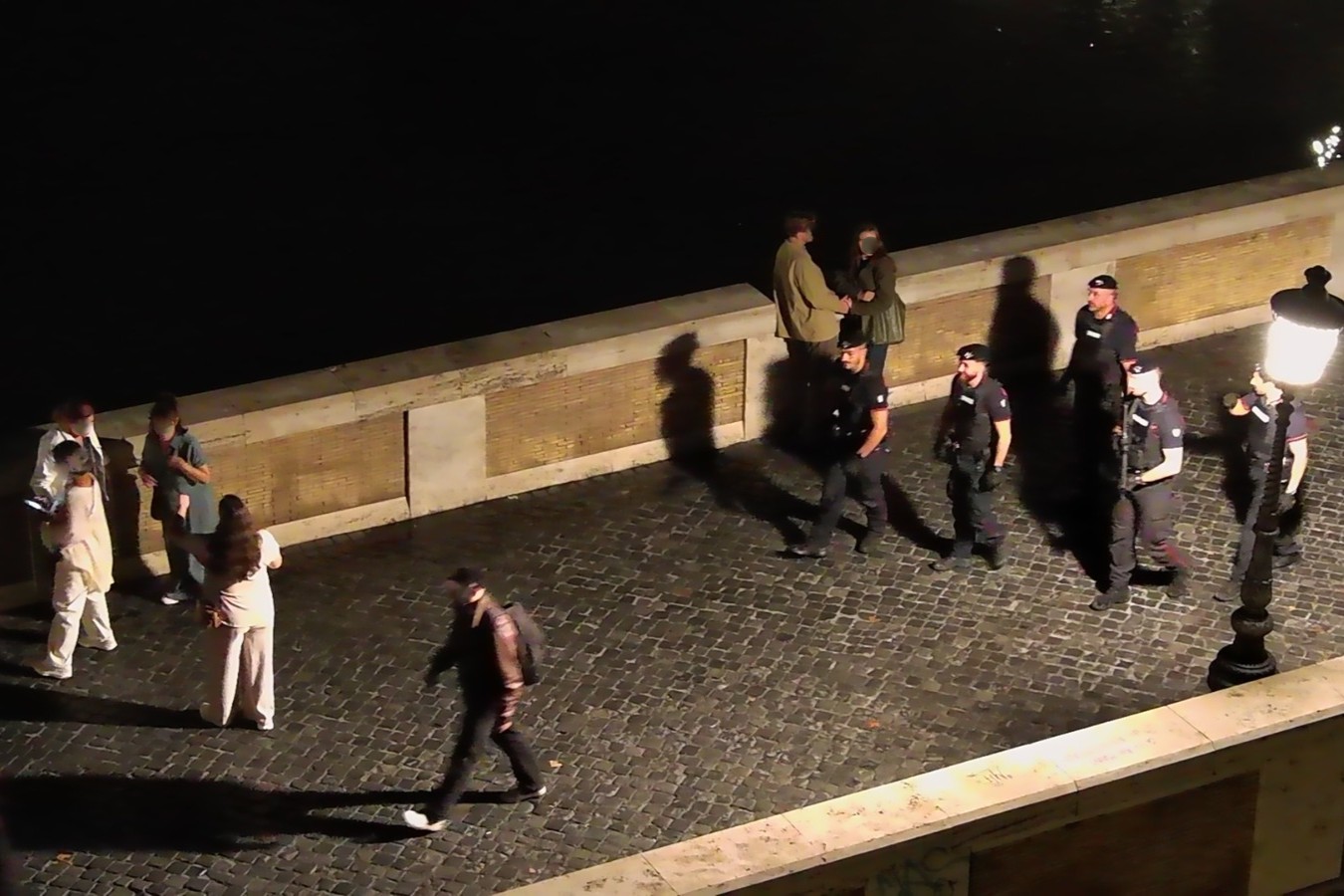 TRASTEVERE_-_Controlli_dei_Carabinieri_durante_la_movida__3_