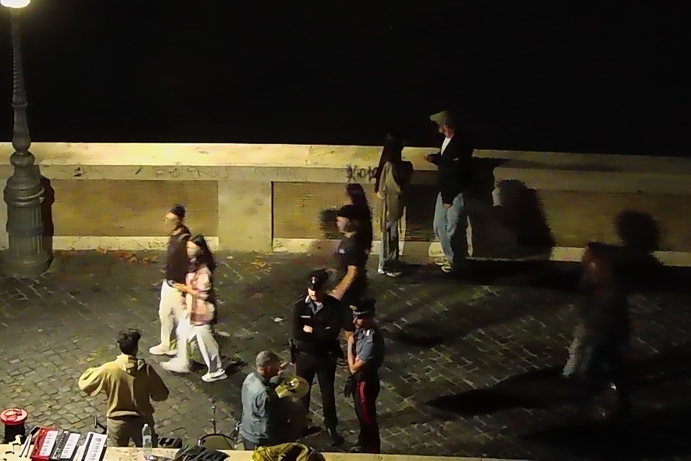 TRASTEVERE_-_Controlli_dei_Carabinieri_durante_la_movida__4_