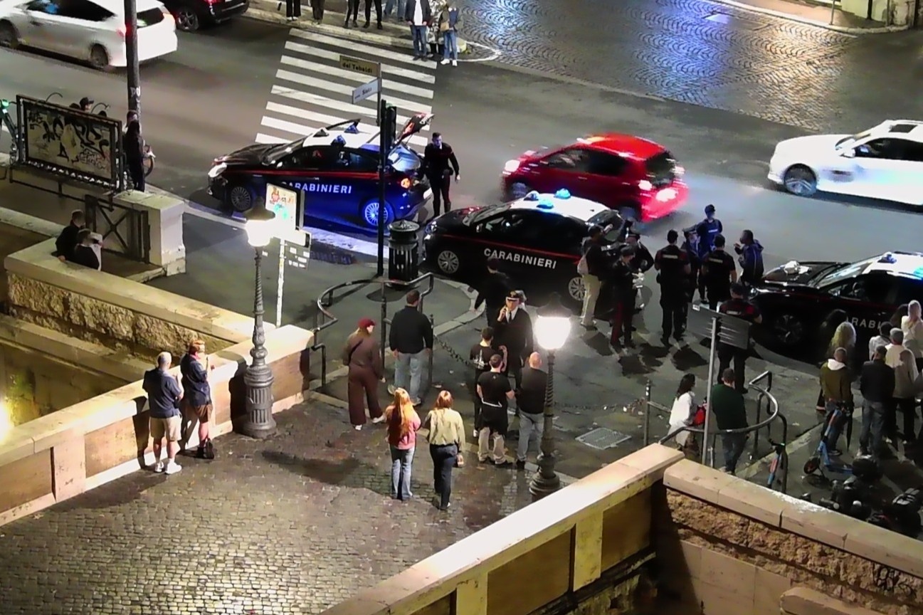 TRASTEVERE_-_Controlli_dei_Carabinieri_durante_la_movida__5_