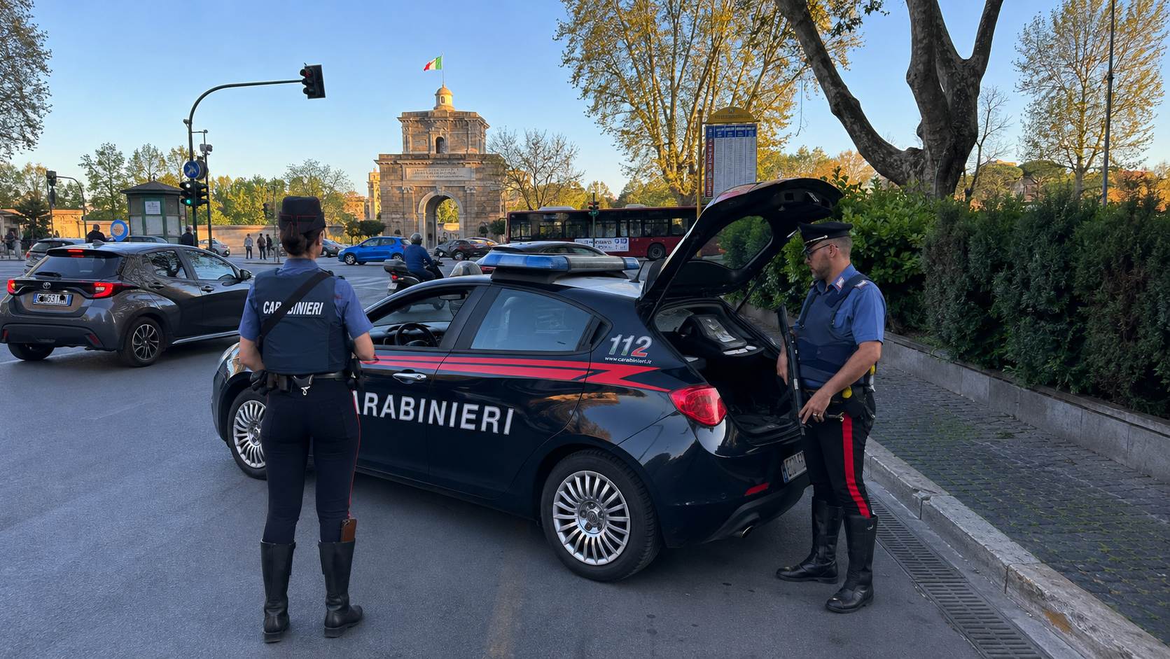 TRIONFALE_-_I_Carabinieri_durante_i_controlli__3_